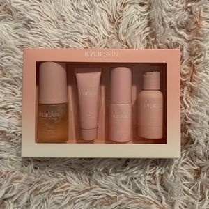 Kylie Skin 4 Piece Mini Skincare Set